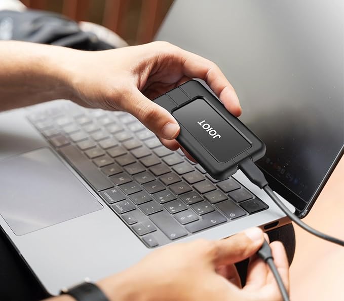 512G Portable SSD Up to 2000MB/s USB-C USB 3.2 Gen 2x2 External SSD with Protective Case Shockproof Type-C External Solid State Drive