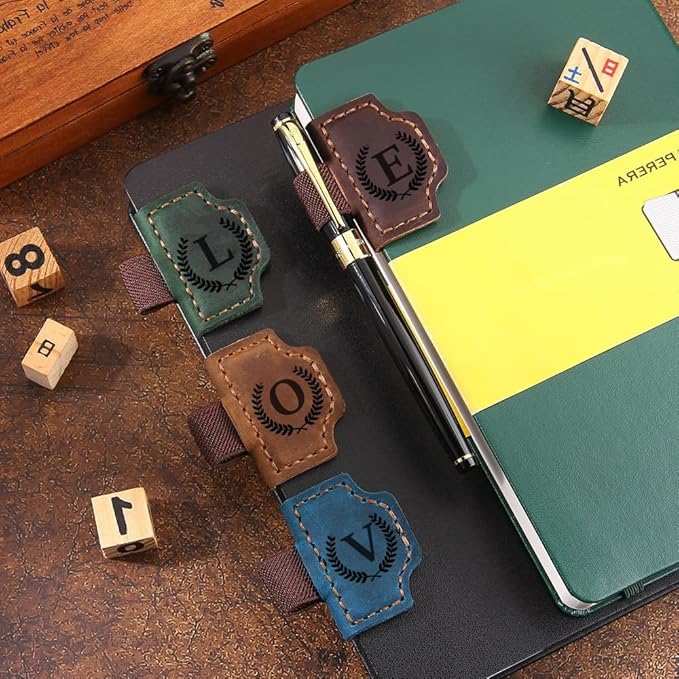 Custom Bookmark with Pen Holder with 26 Letters Personalized Magnetic Leather Book Mark, Customized Name Book Marker Clip with Initial for Men Women, Gifts for Book Lovers, Readers, (Green, D)